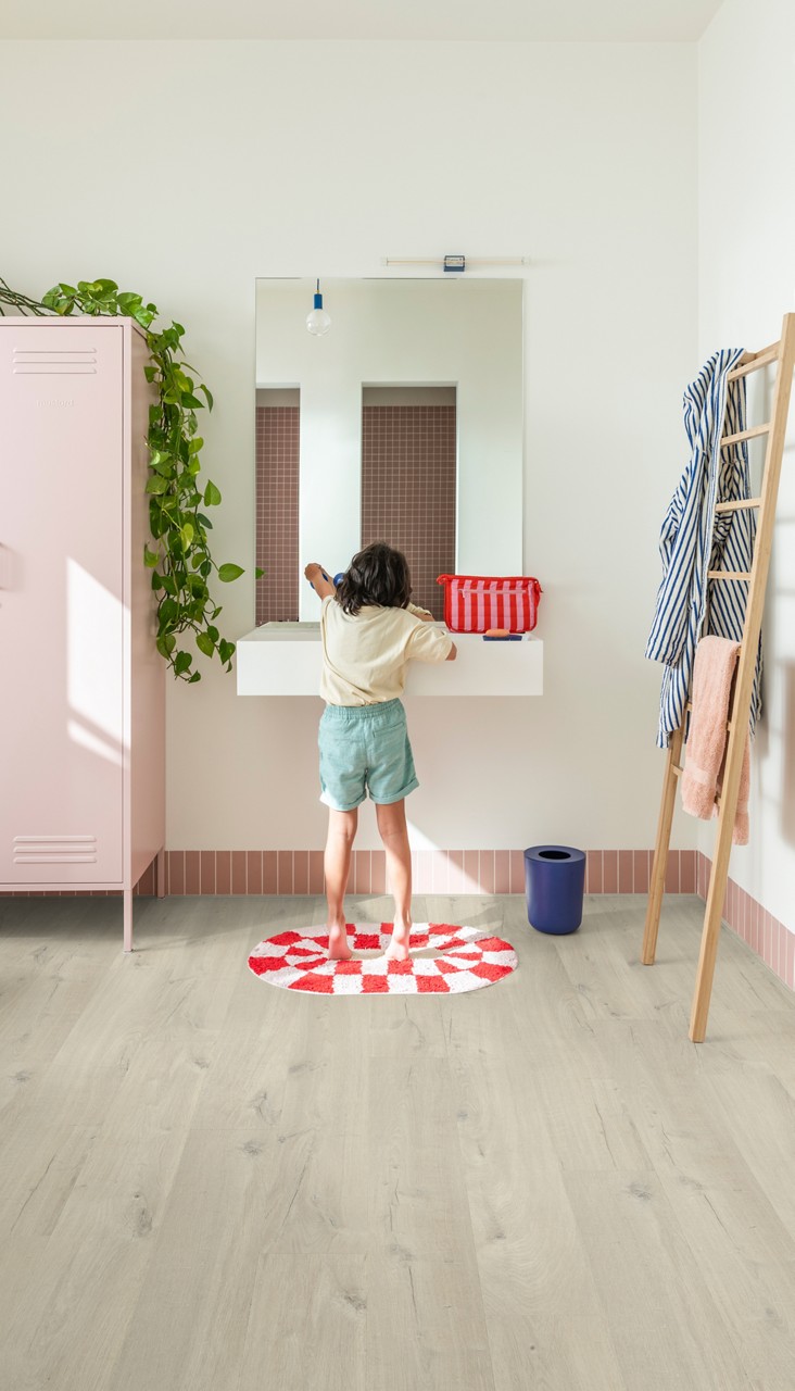 Vinyle Chêne coton blush blanc AVMPU40200 - Quick-Step – Image 2
